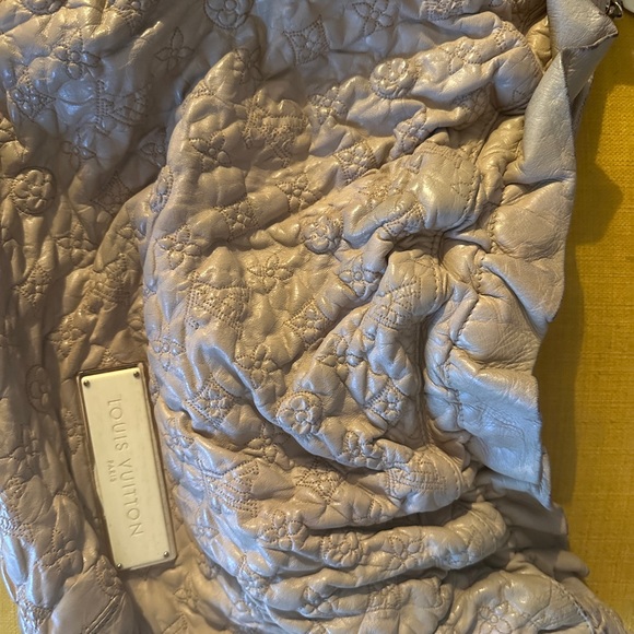 Very Worn Authentic Louis Vuitton MM Stratus Ecru Olympe Leather Shoulder Bag - Picture 1 of 8